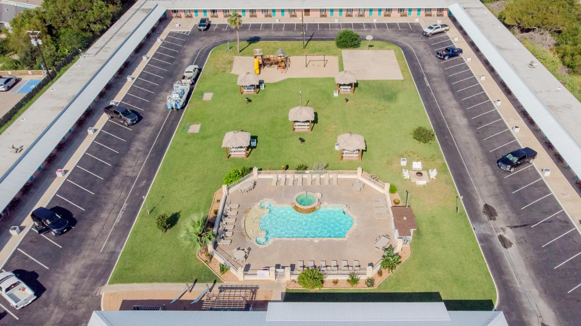 Shark Reef Resort Motel & Cottages พอร์ท อารานซัส ภายนอก รูปภาพ