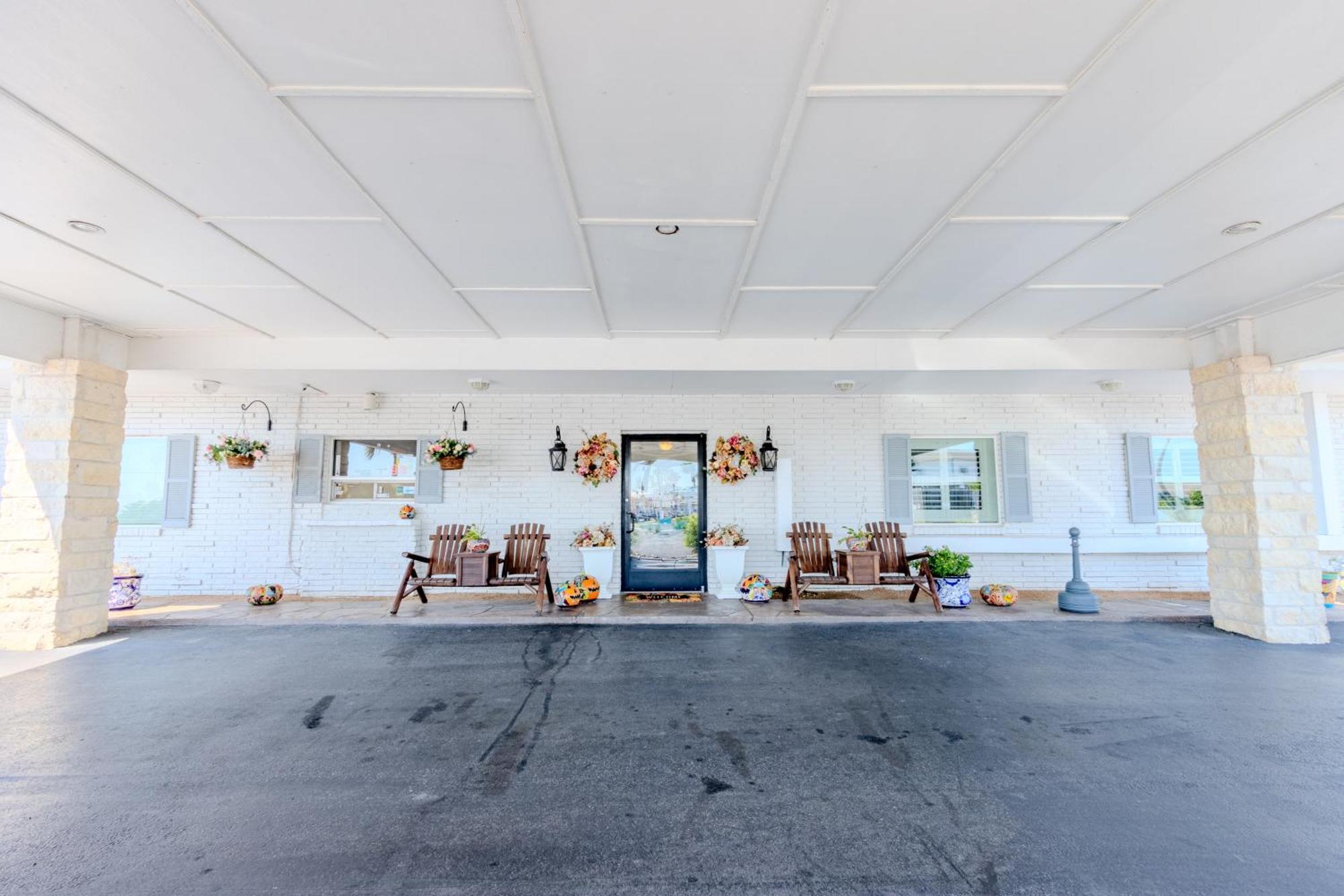 Shark Reef Resort Motel & Cottages พอร์ท อารานซัส ภายนอก รูปภาพ