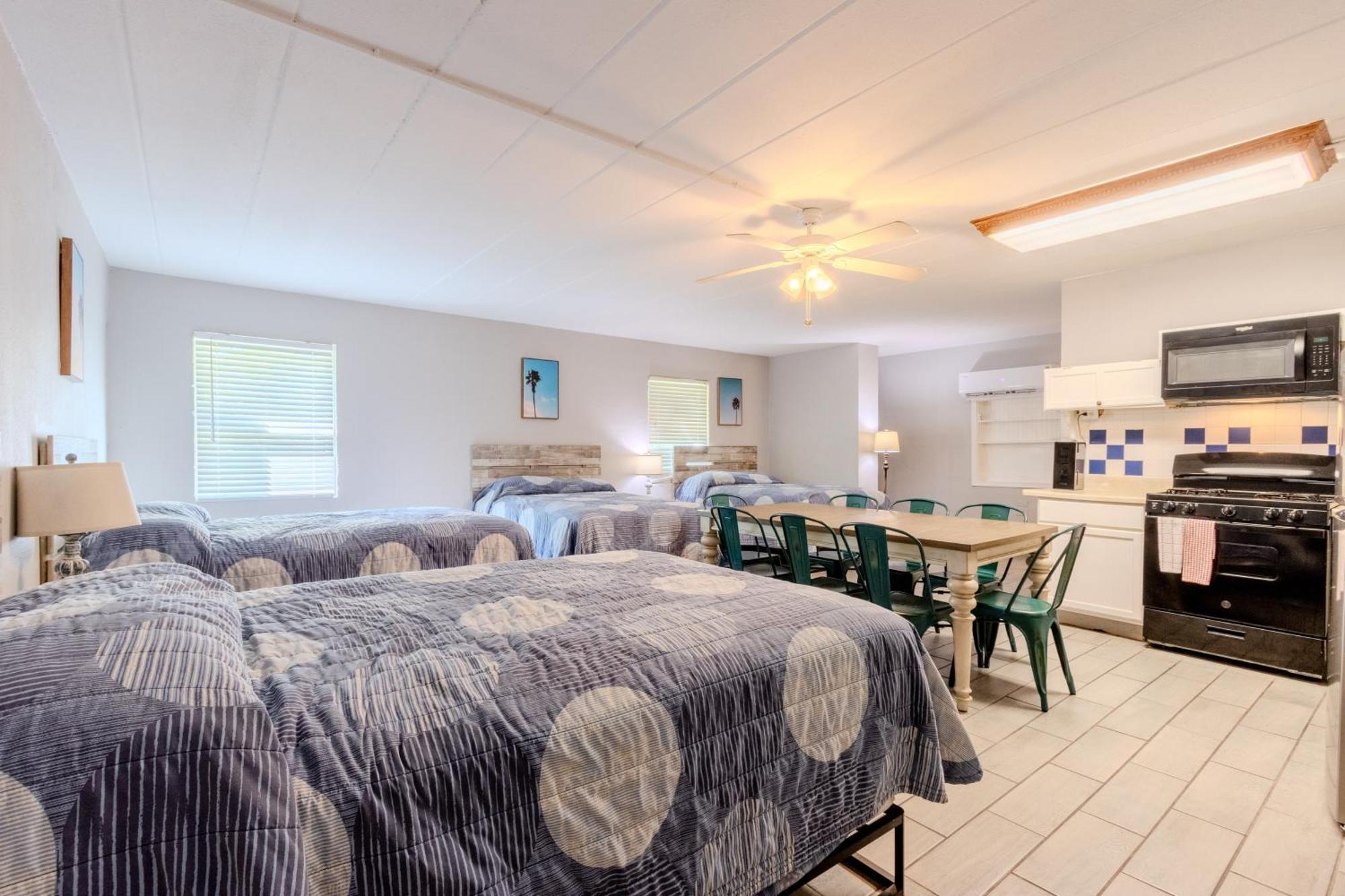 Shark Reef Resort Motel & Cottages พอร์ท อารานซัส ภายนอก รูปภาพ